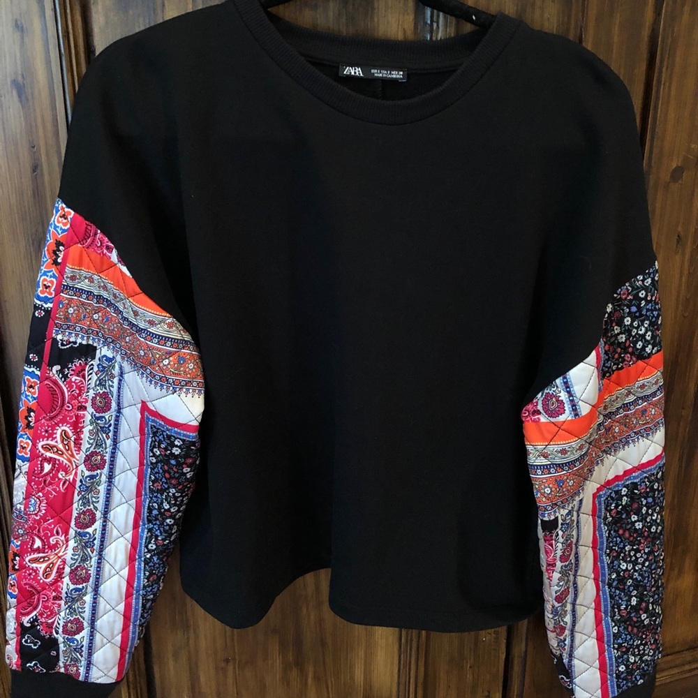 European Zara Cropped Sweatshirt with Quilt Detail